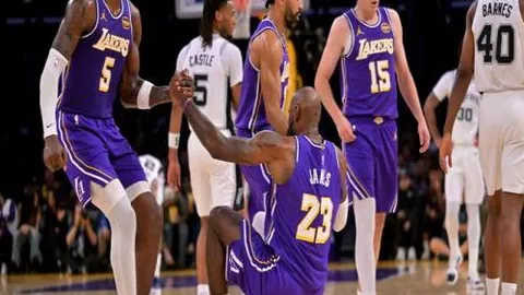 尤文球员夜不安寝，埃因霍温球迷烟花扰眠引媒体报道